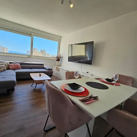 Sky 3 Apartament *